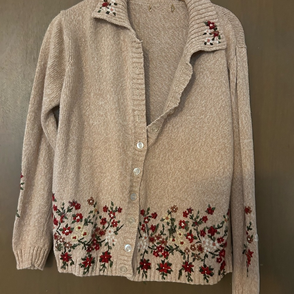 Vintage Beige Floral Embroidered Button-Front Cardigan
